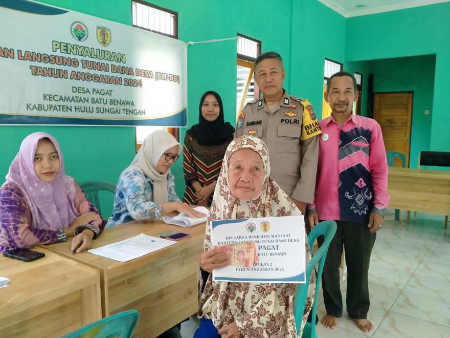 Pemerintah Desa Pagat Salurkan BLT Triwulan Kedua Tahap Pertama Tahun 2024